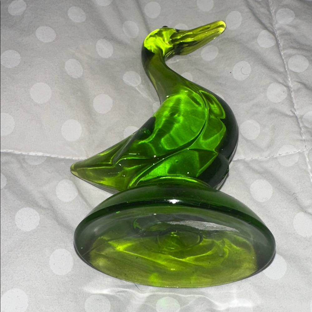 Green Glass Duck Figurine - Picture 3 of 3